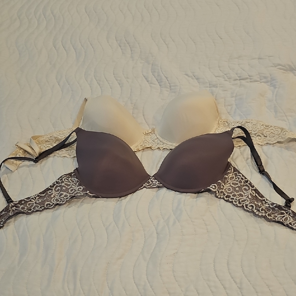 Maidenform And Lily Of France Cream and Gray Lace Trim Bra 38C